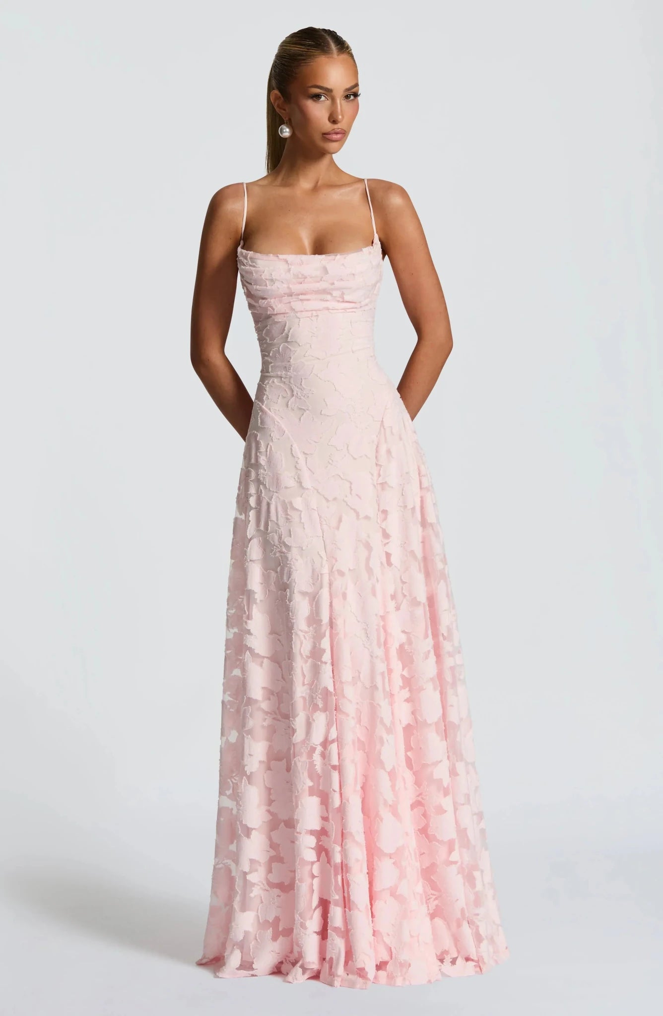 Clara Léon | Elegant Maxi Dress - nadiazagreb