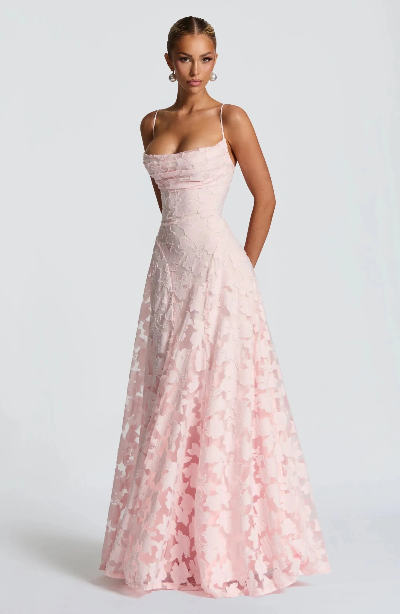 Clara Léon | Elegant Maxi Dress - nadiazagreb