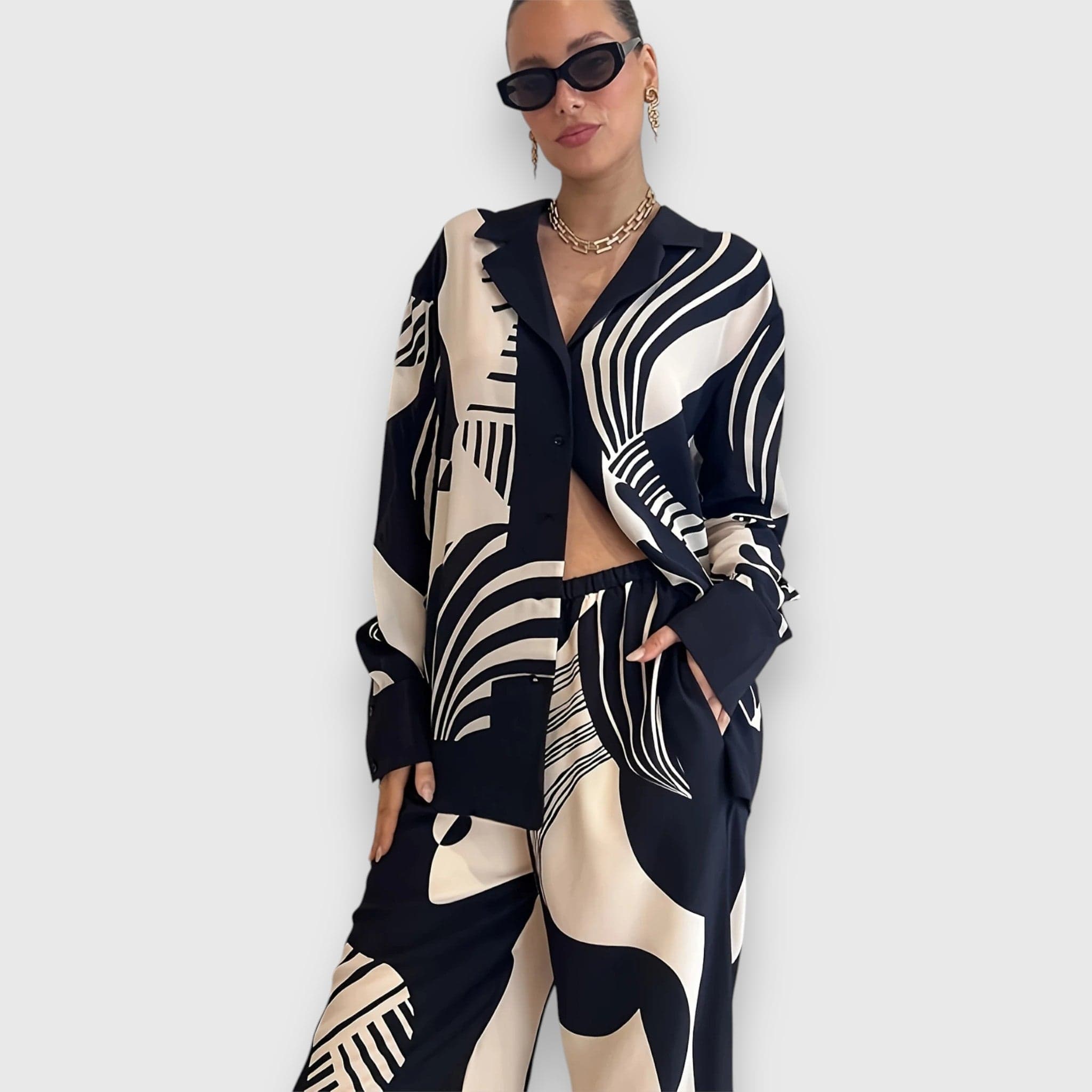 Elegantan Dvodelni Set s Geometrijskim Uzorkom - nadiazagreb