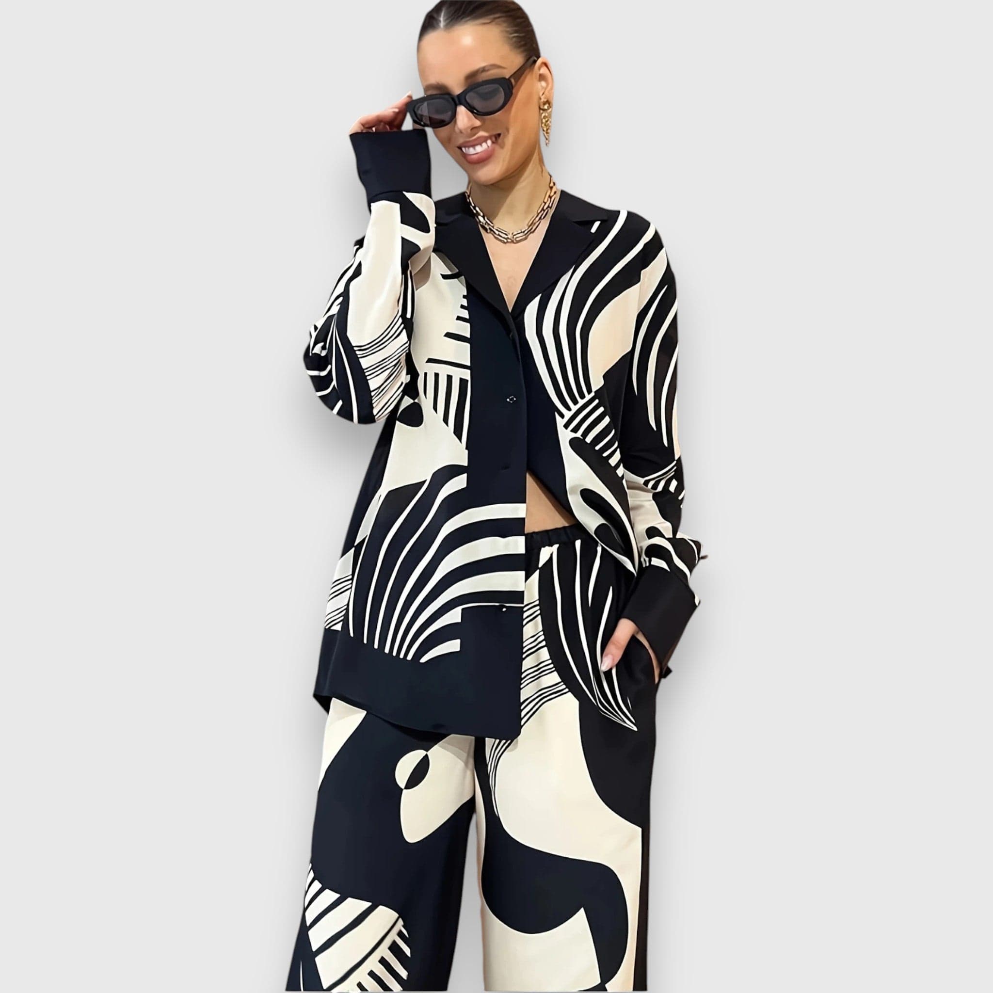 Elegantan Dvodelni Set s Geometrijskim Uzorkom - nadiazagreb