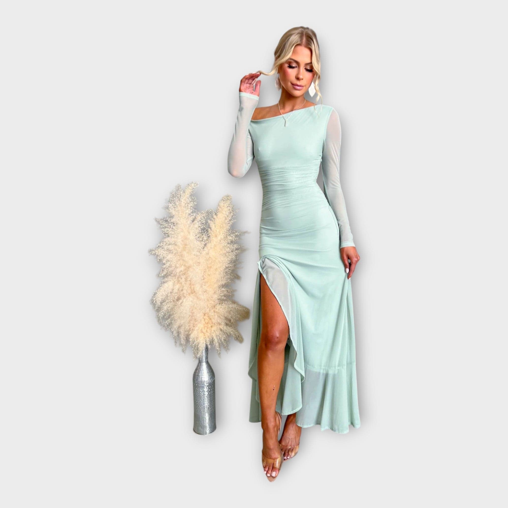Elegantna Haljina s Impresivnom Siluetom - nadiazagreb